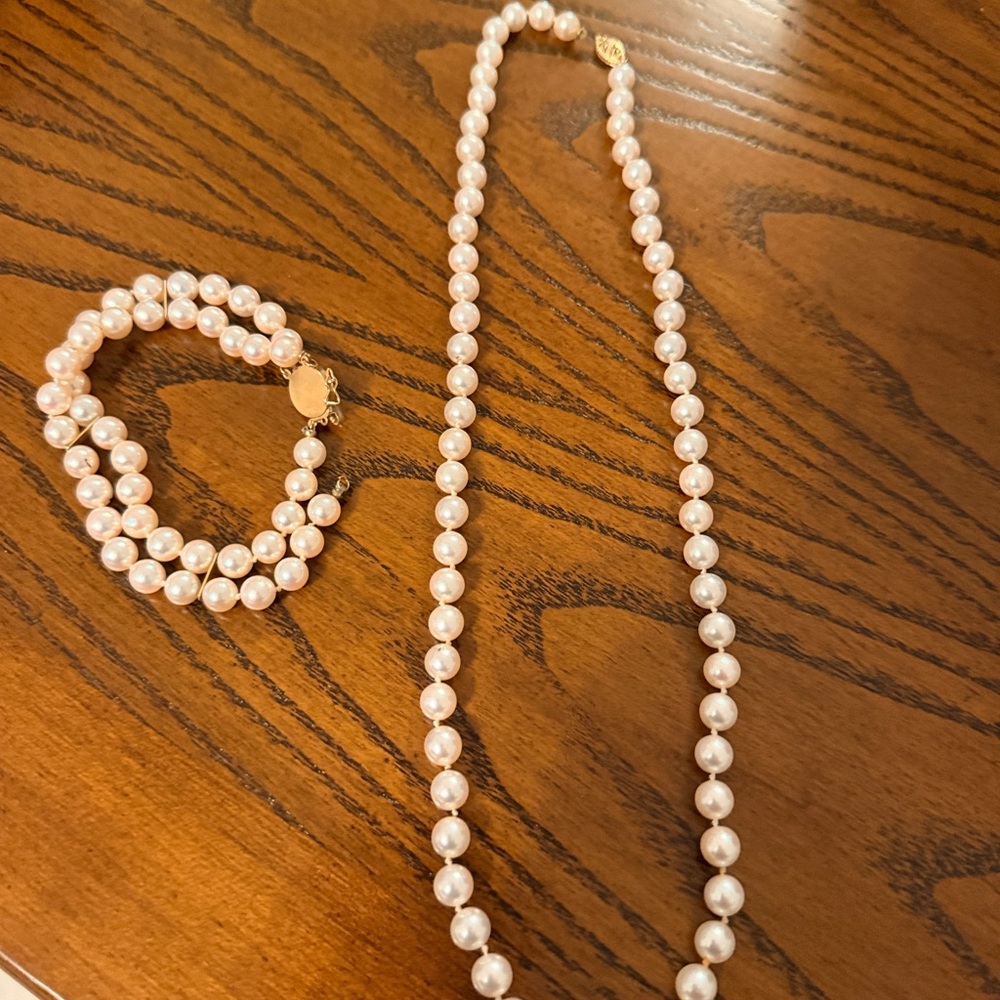 Natural  Pearl Necklace with Matching Bracelet